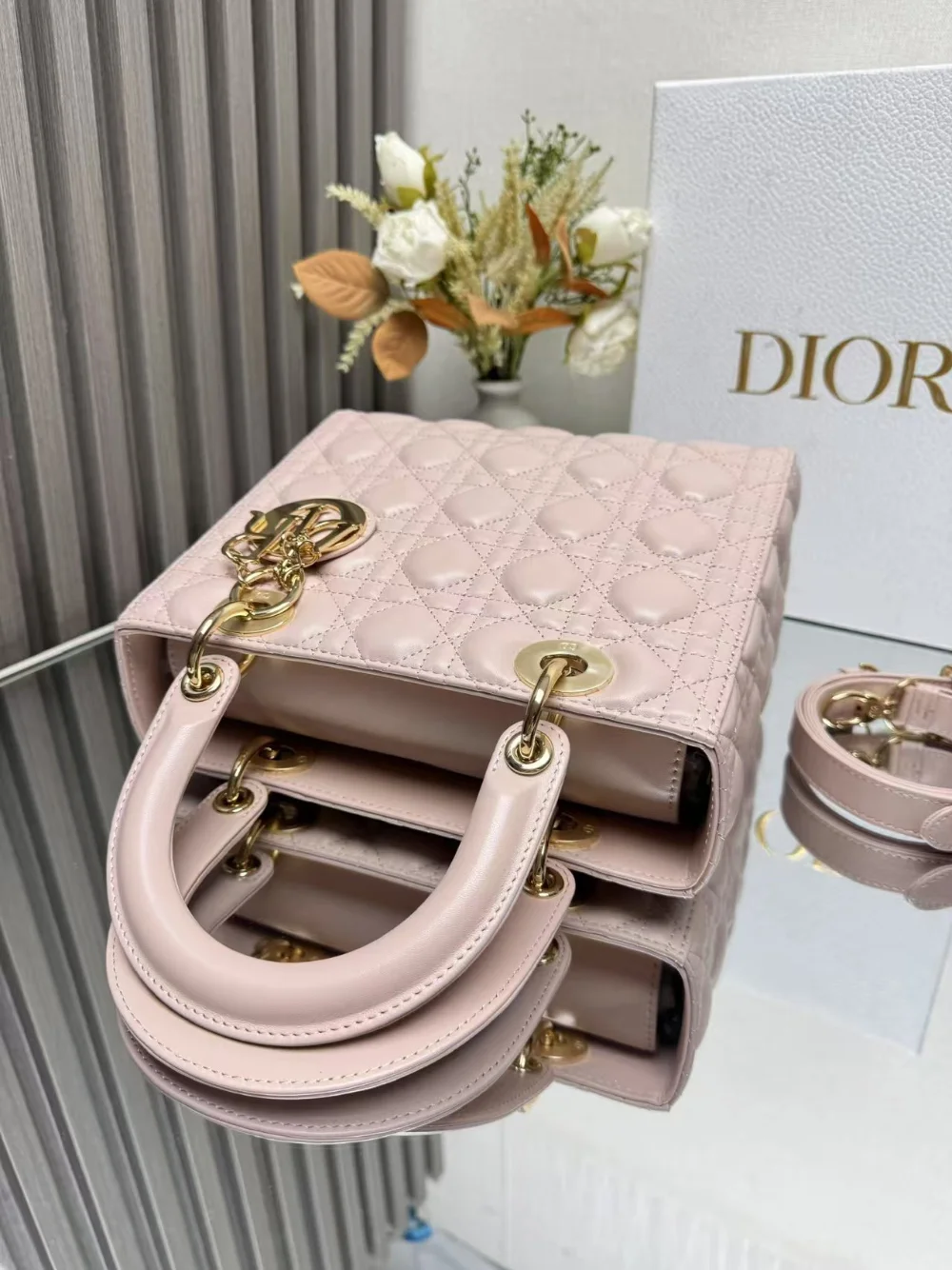 레이디 백 미디움 파우더핑크( 24cm X 20cm X 11cm) 상세