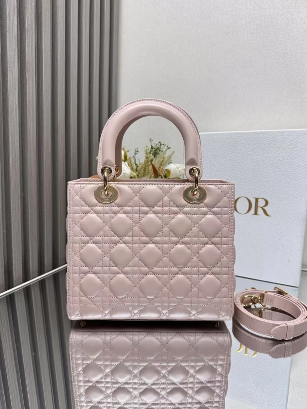 레이디 백 미디움 파우더핑크( 24cm X 20cm X 11cm) 상세