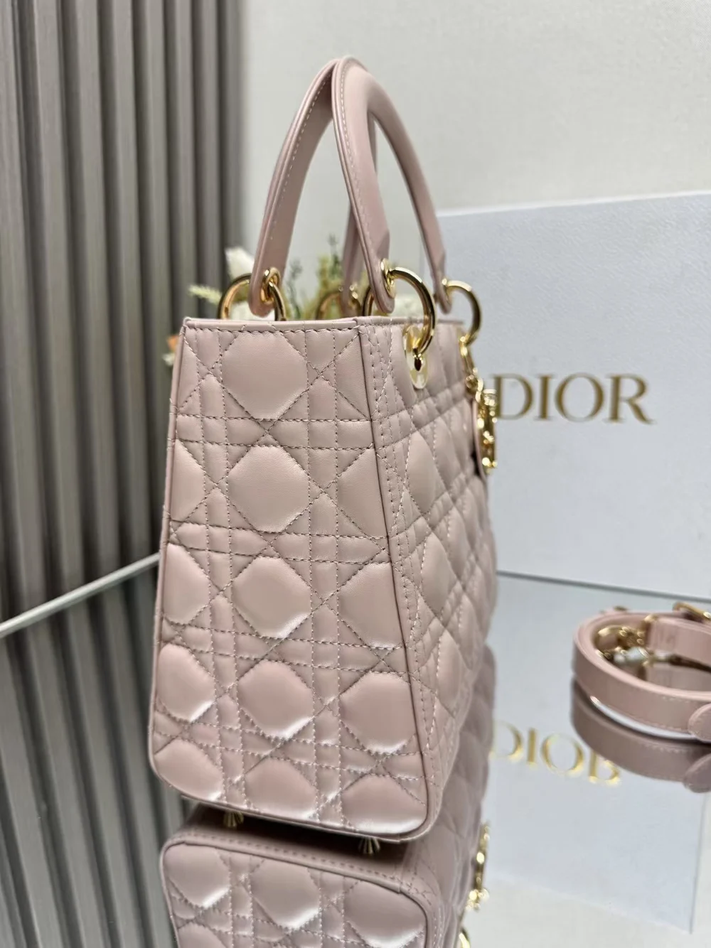 레이디 백 미디움 파우더핑크( 24cm X 20cm X 11cm) 상세