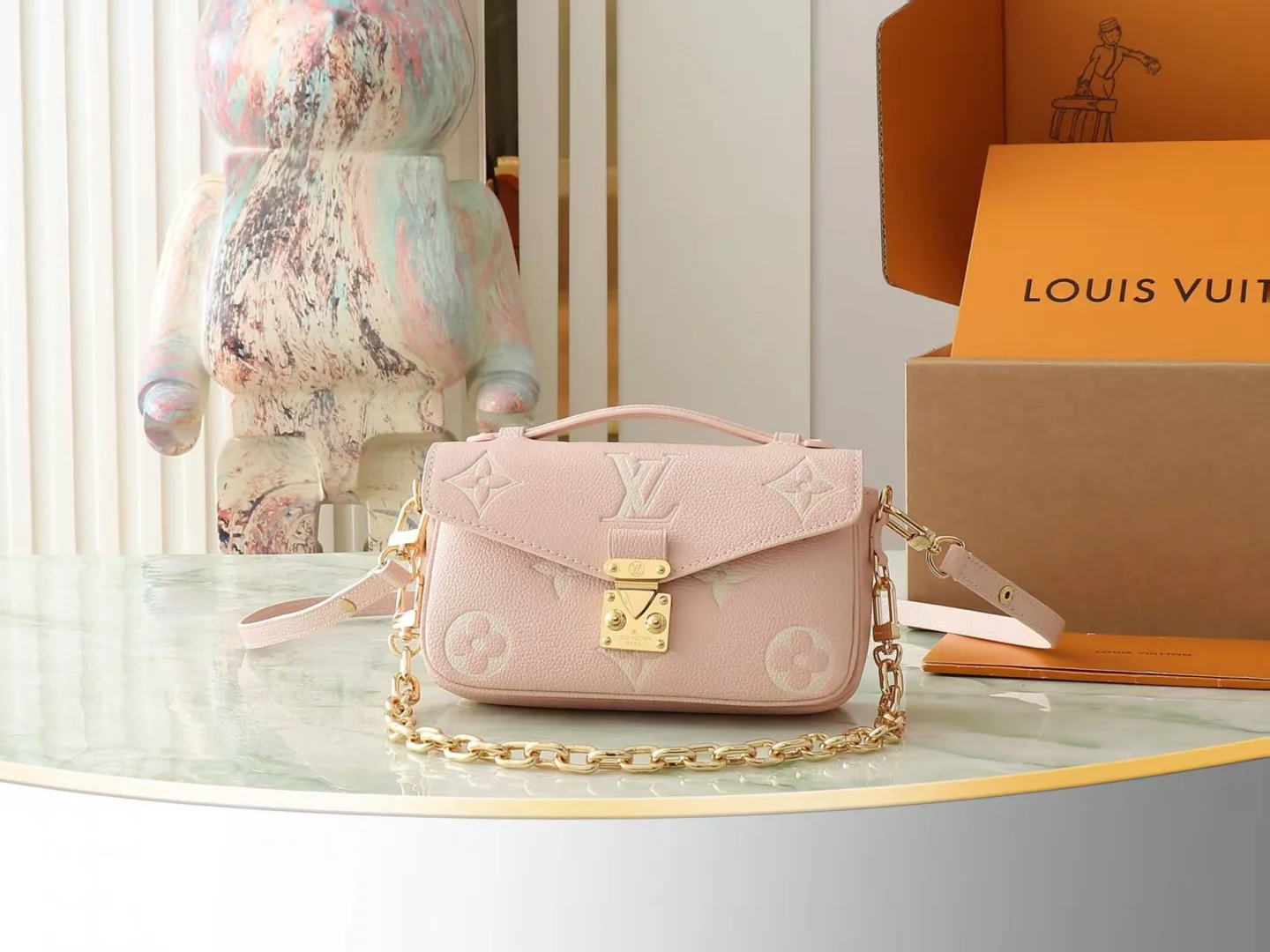 포쉐트 메티스 이스트 웨스트