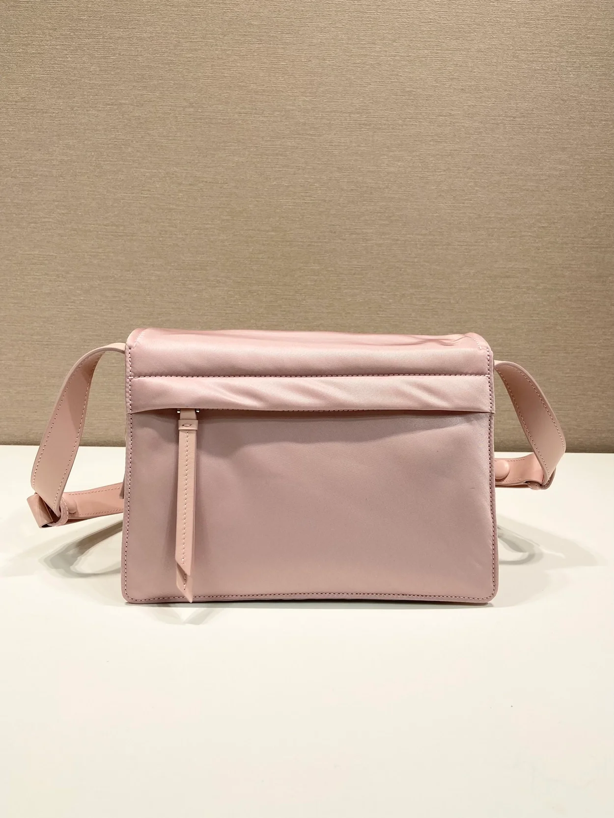 스몰 패딩 리나일론 숄더백 핑크 (23.5x18x11cm) 상세