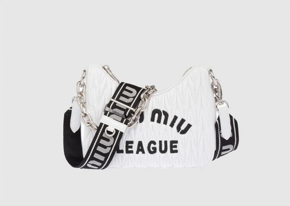 마테라쎄 숄더백 (16.5cm X 15.5cm X 5cm)