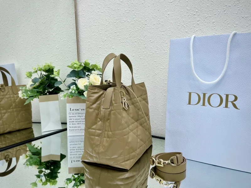 뚜주흐 미디엄 버티컬 토트백 베이지 상세