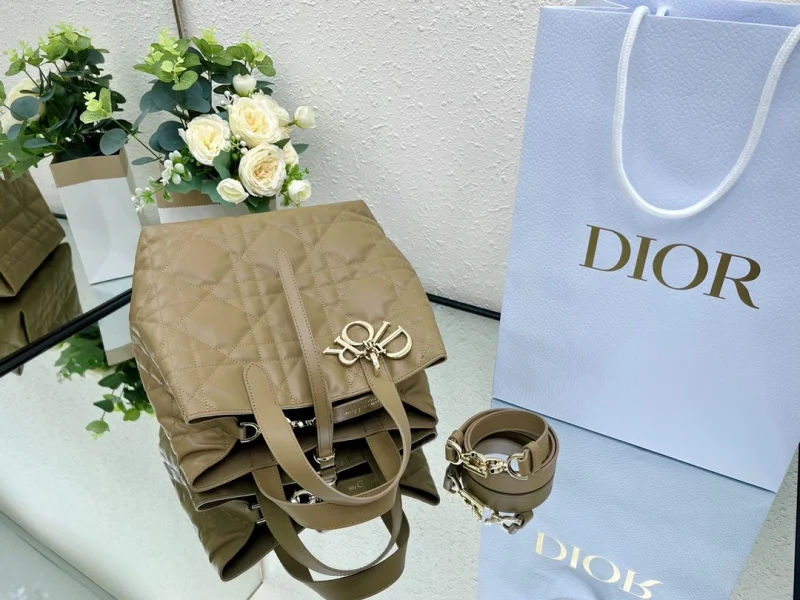 뚜주흐 미디엄 버티컬 토트백 베이지 상세