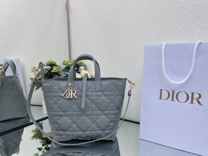 뚜주흐 미디엄 버티컬 토트백 클라우드 블루 상세