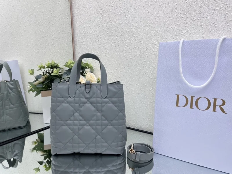 뚜주흐 미디엄 버티컬 토트백 클라우드 블루 상세