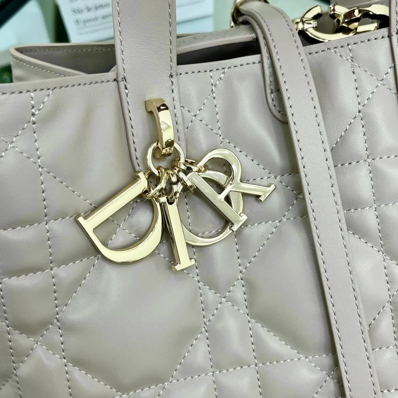 뚜주흐 미디엄 버티컬 토트백 스톤그레이 상세