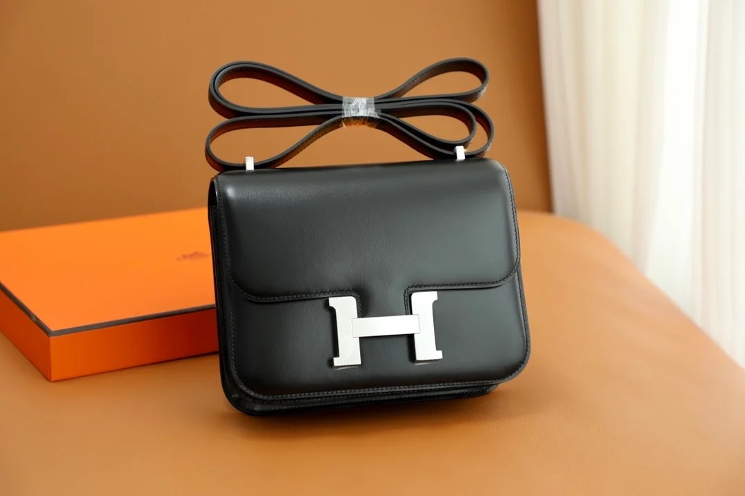 콘스탄스 18 Noir Boxcalf 백 상세