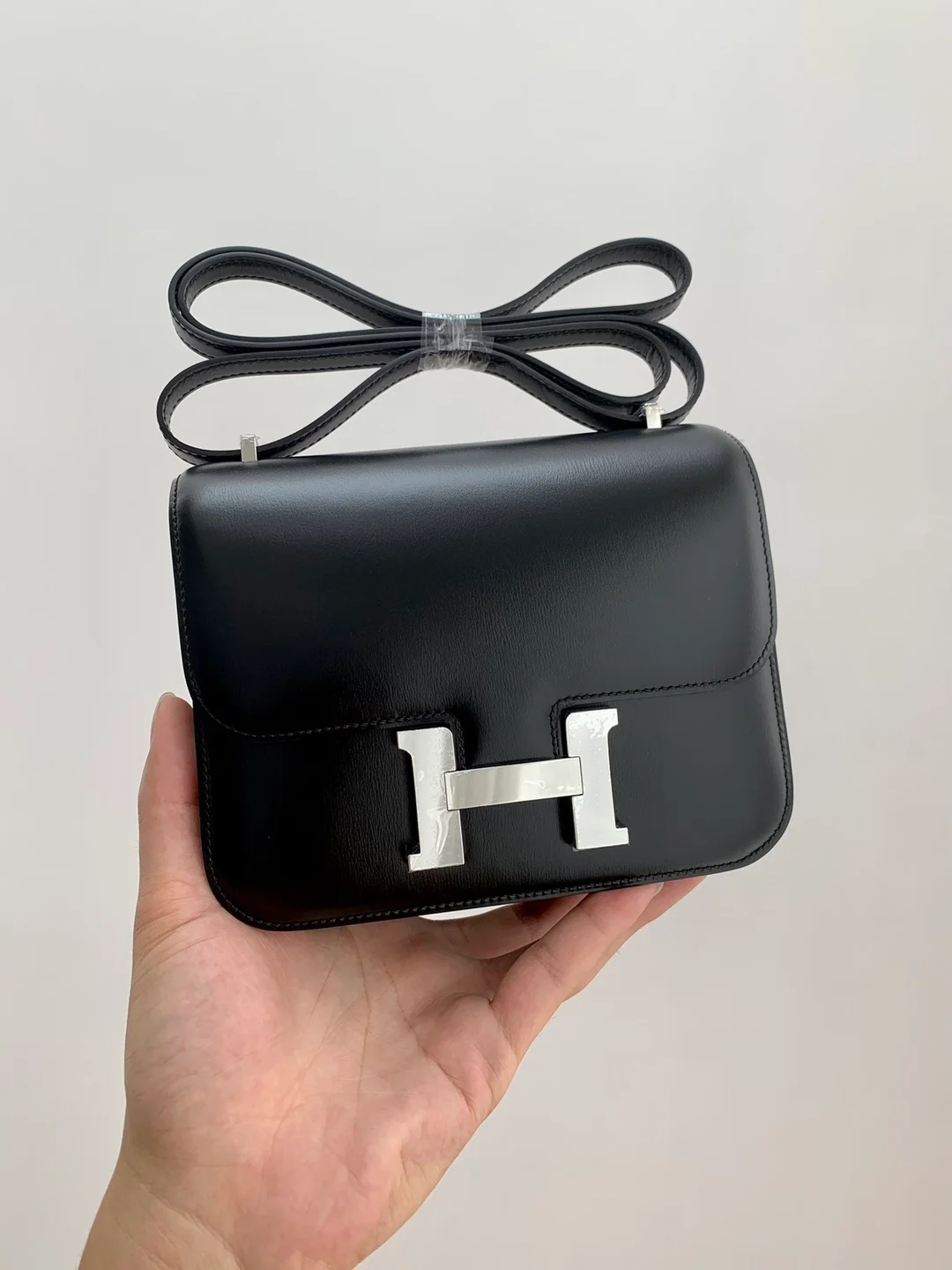 콘스탄스 18 Noir Boxcalf 백 상세