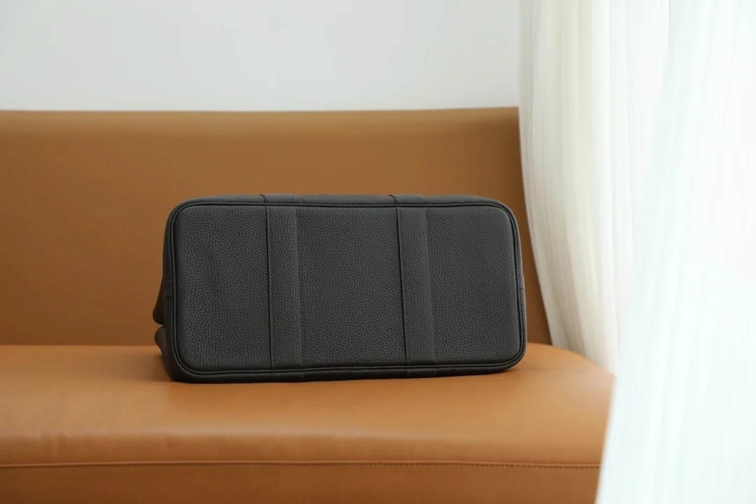 가든파티 36 Ebene 백 상세