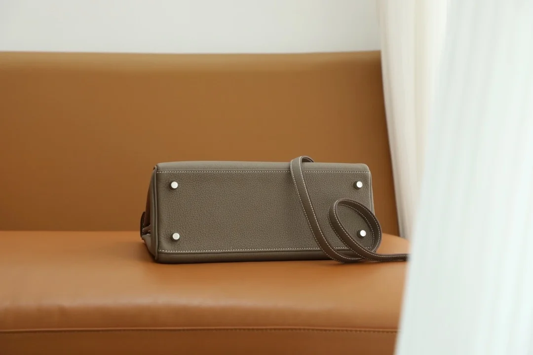 켈리백 28 Etoupe 백 상세