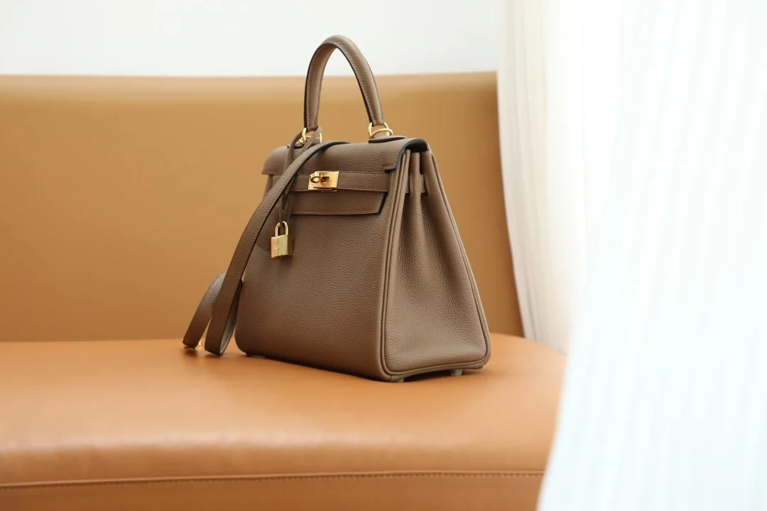 켈리백 28 Alezan 백 상세