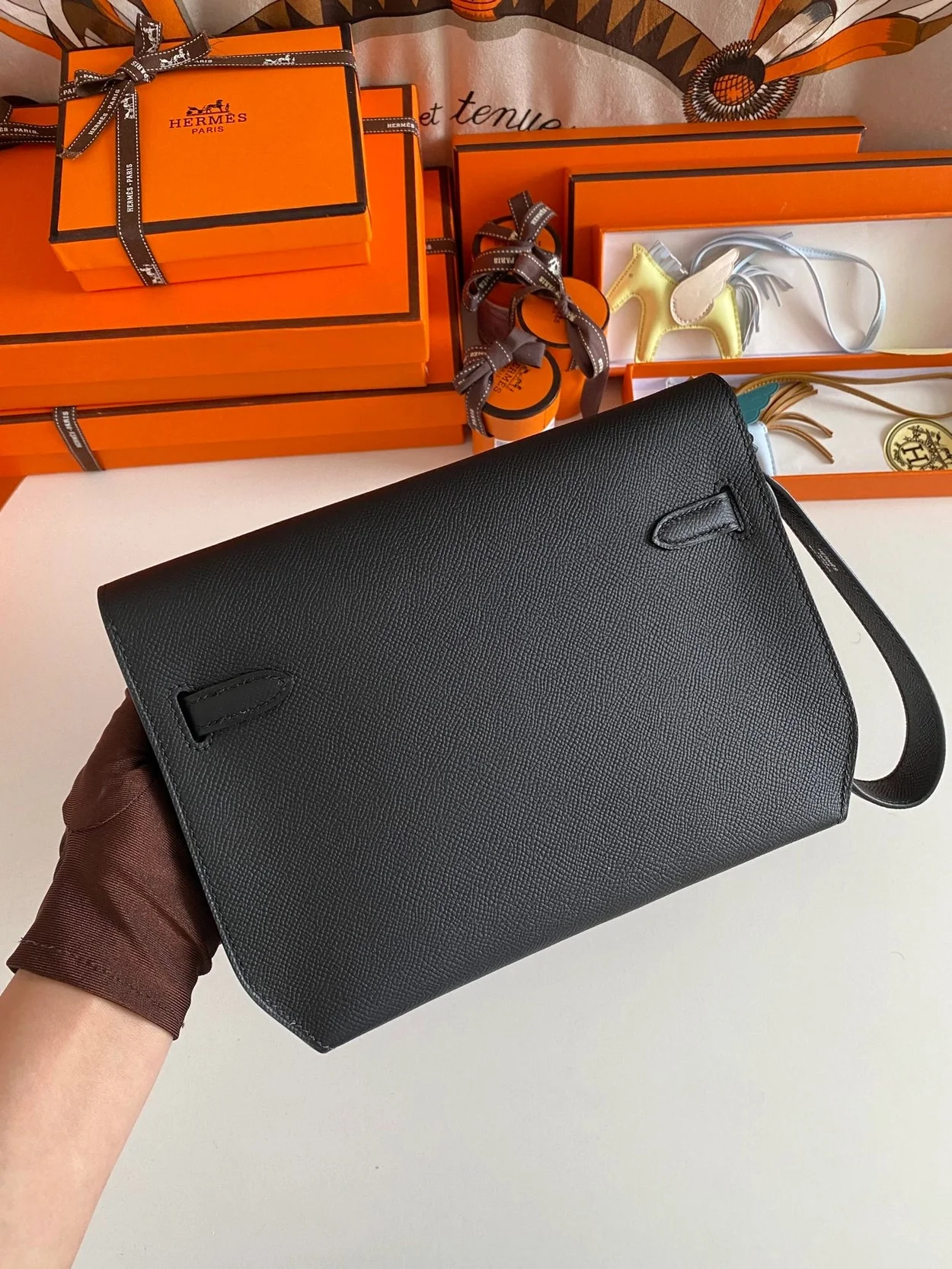 블랙 앱송 은장 켈리 데페슈 25 클러치 상세