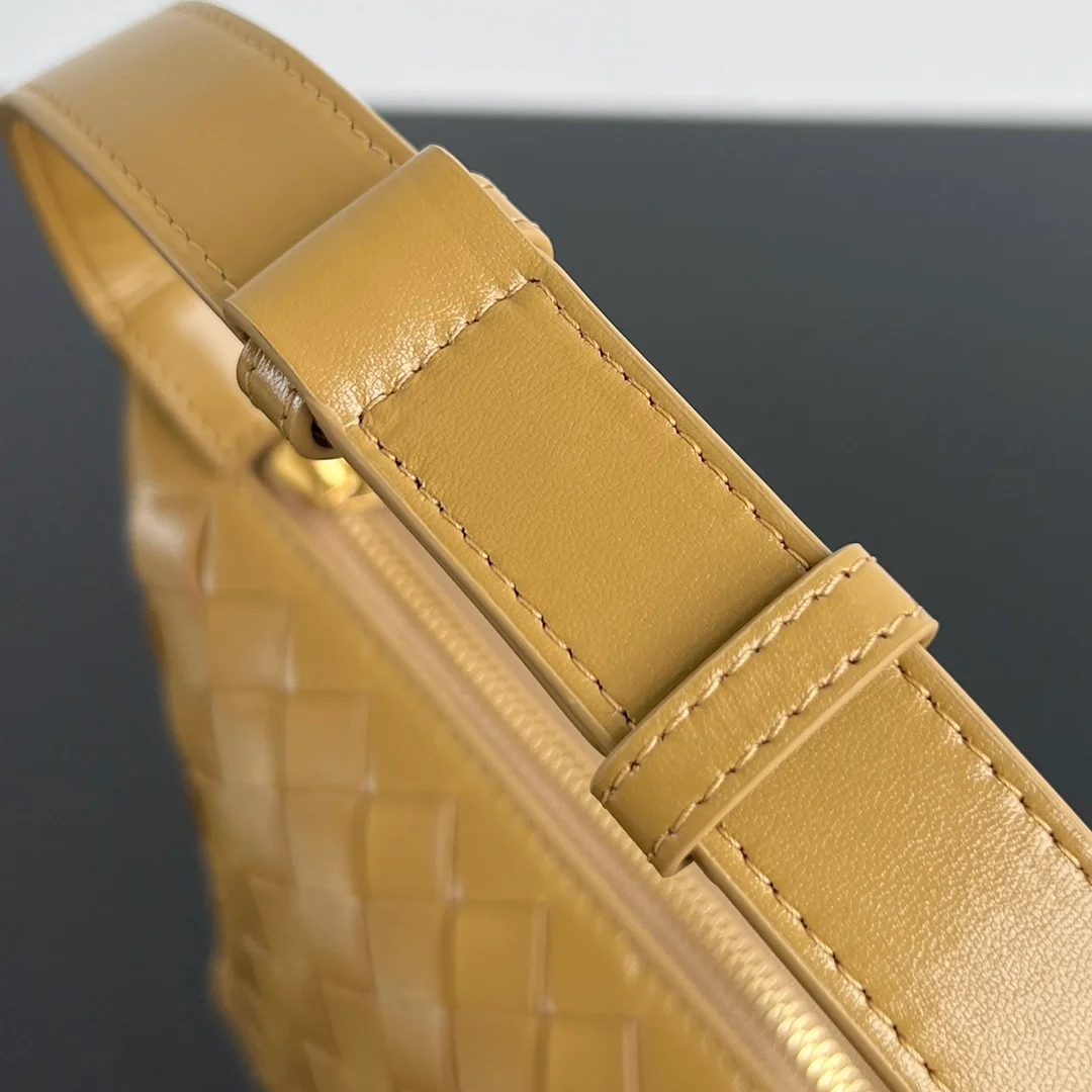 캔디 윌리스 숄더백 플랄린 상세