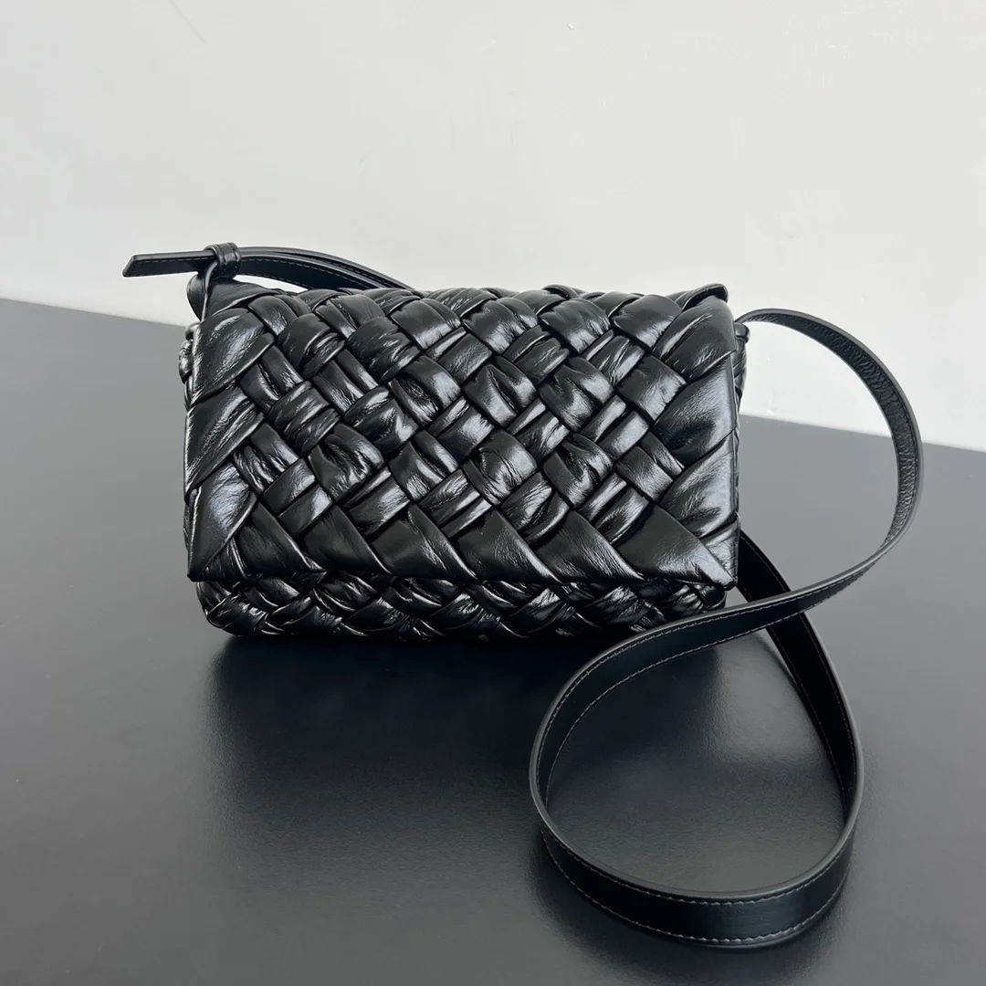 칼리메로 씨타 백 블랙 상세