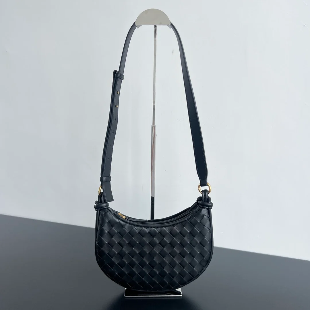 제멜리 메신저 백 블랙 상세