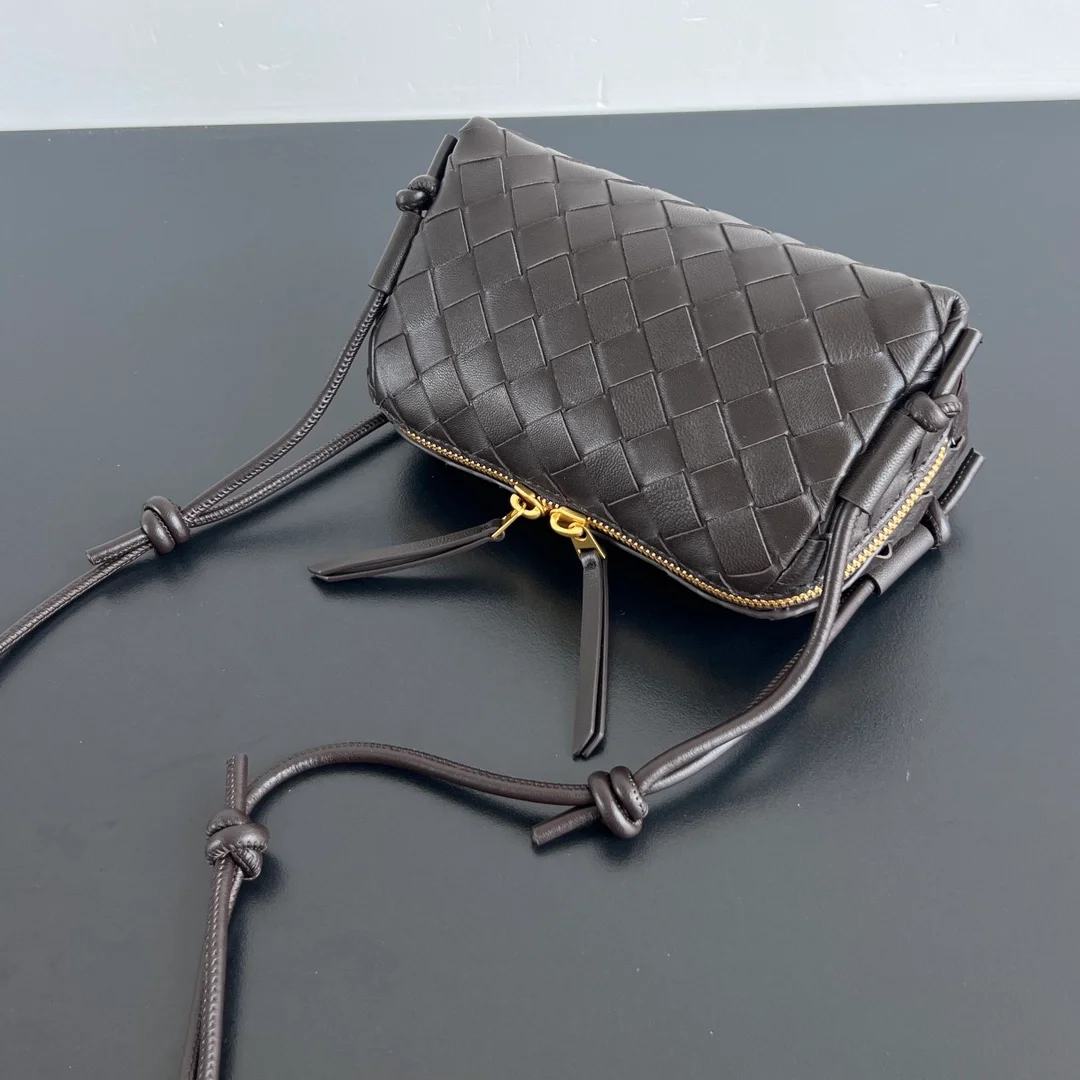 인트레치아토 콘서트 파우치 폰덴테 상세