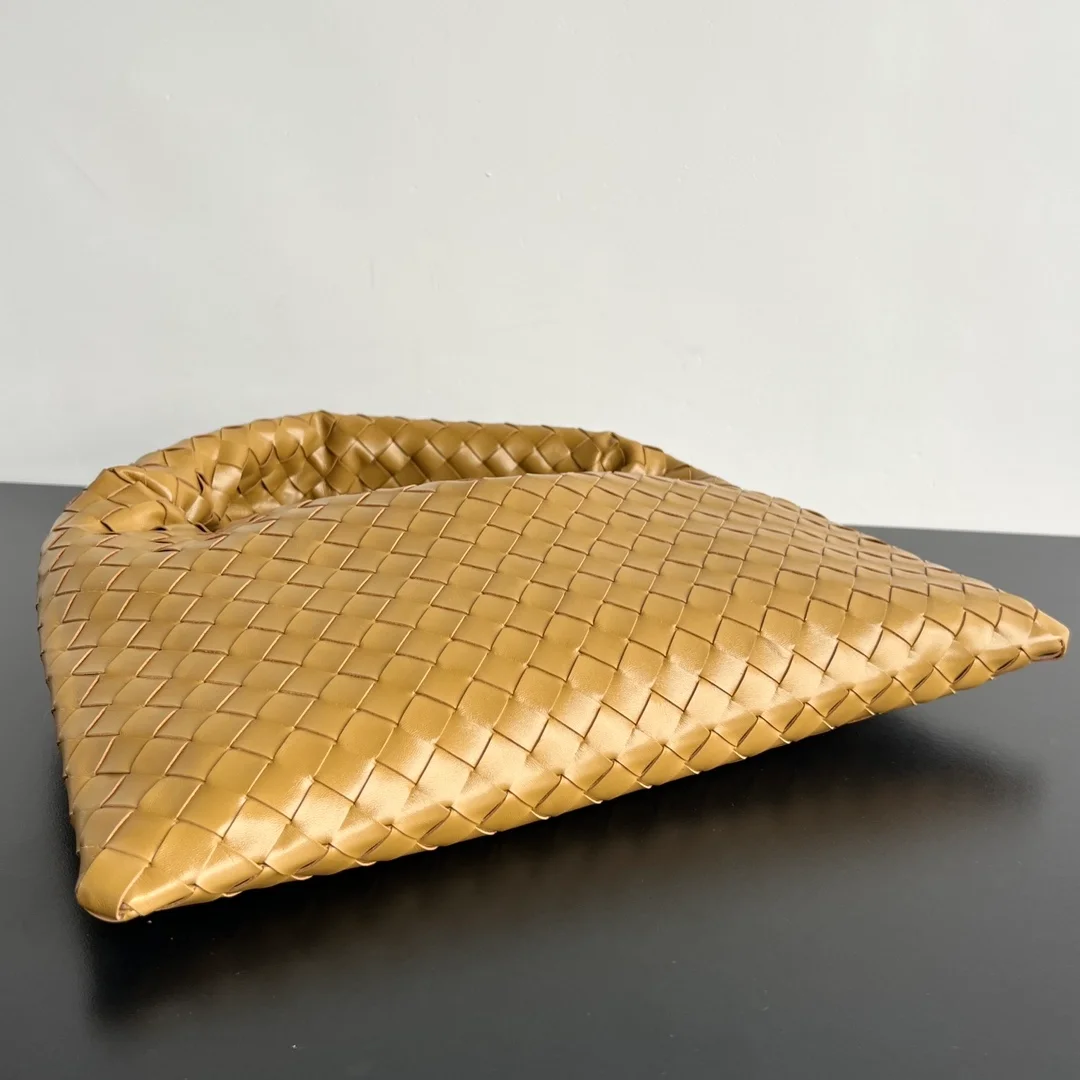 인트레치아토 스몰 홉 숄더백 프랄린 상세