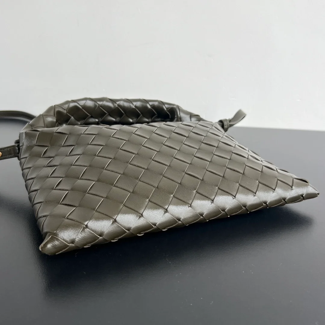 인트레치아토 미니 홉 백 카키 상세