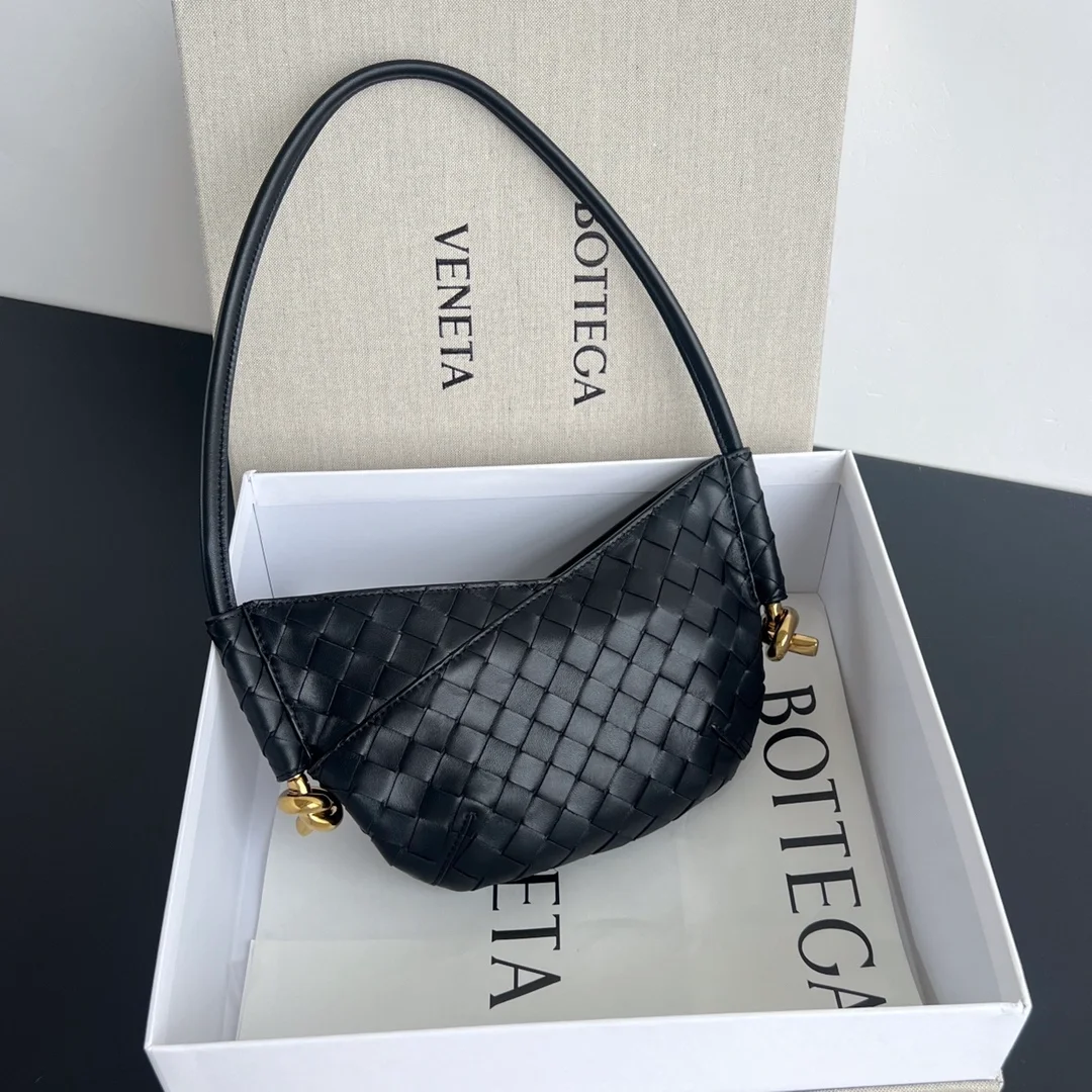 인트레치아토 미니 솔스티스 숄더백 블랙 상세