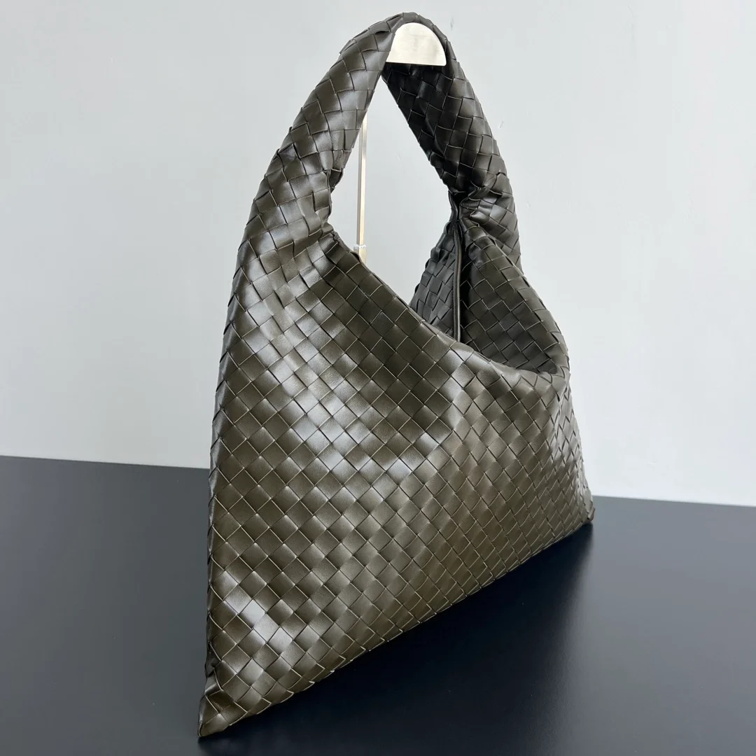 인트레치아토 라지 홉 숄더 백 카키 상세