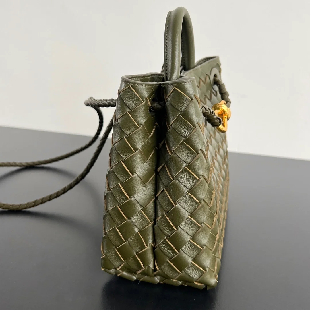 스몰 체인 안디아모 백 카키 상세