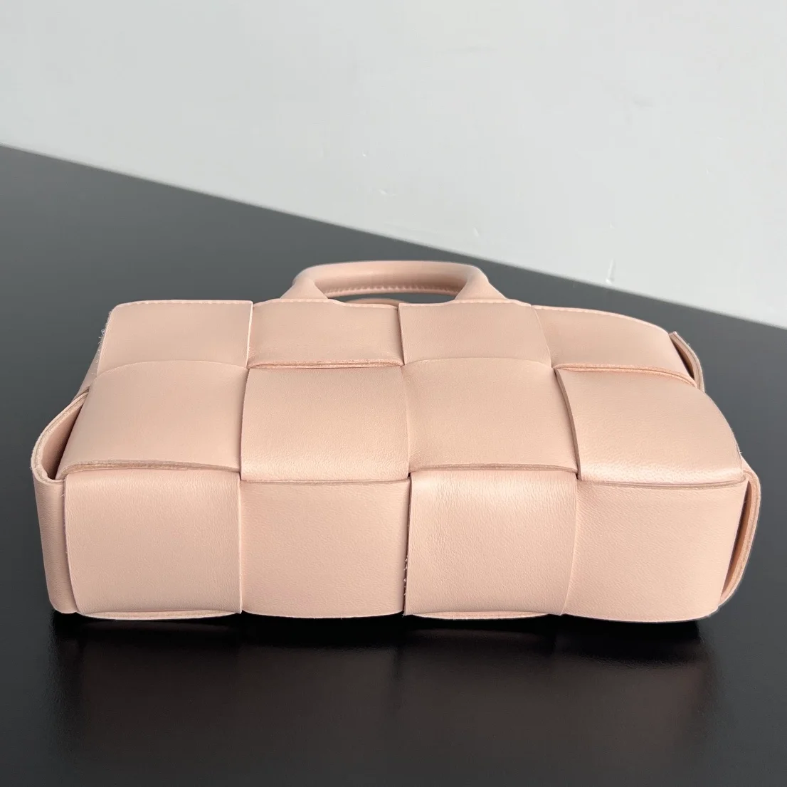 미니 이스트웨스트 아르코 토트백 핑크 (22*11*5.5cm ) 상세