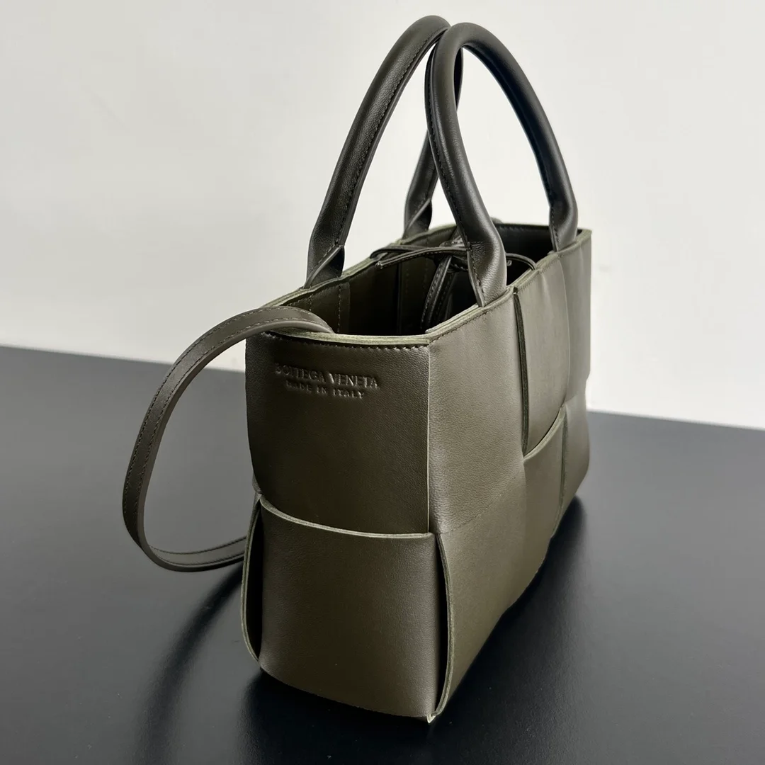 미니 아르코 토트백 카키 상세