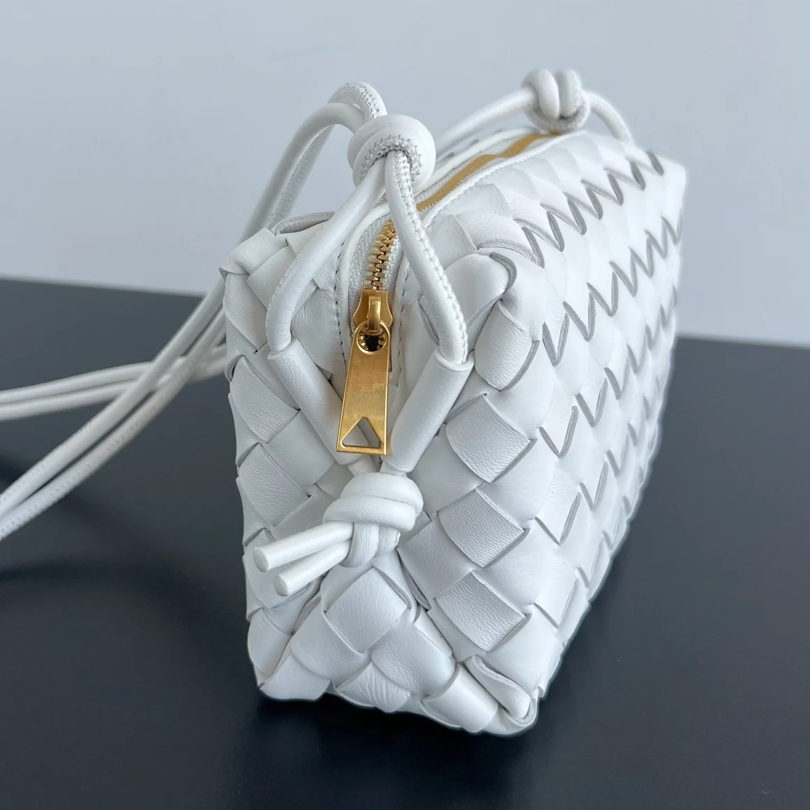 미니 레더 루프백 화이트 상세