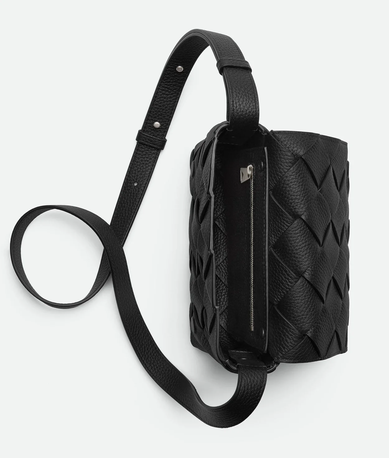 그레인 인트레치오 디아고 크로스바디 백 블랙 상세