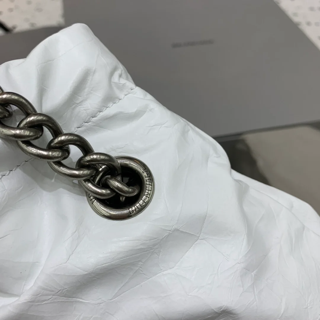 크러쉬 스몰 토트백 옵틱 화이트 상세