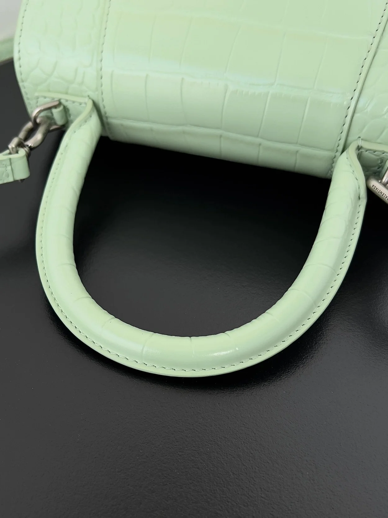 아워글래스 크로커다일 크로스 상세