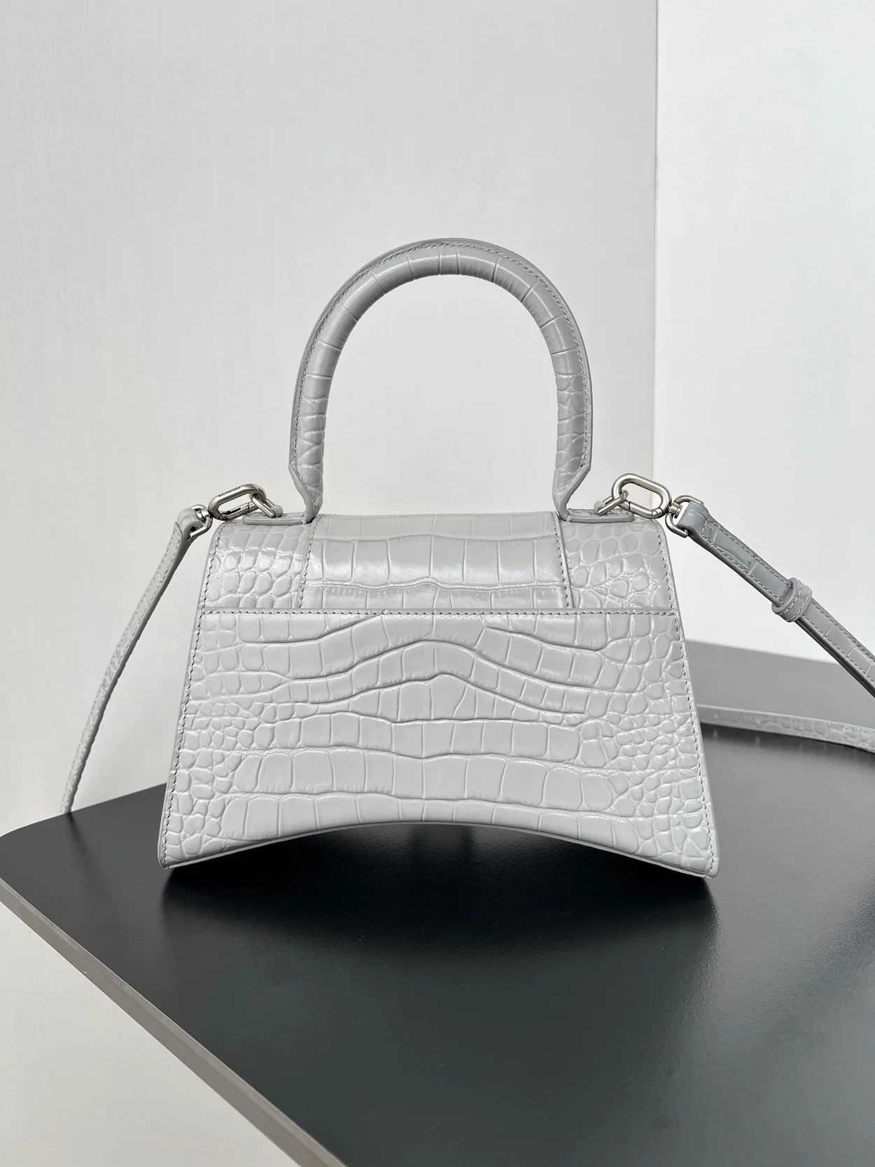 아워글래스 스몰 크로커다일 상세