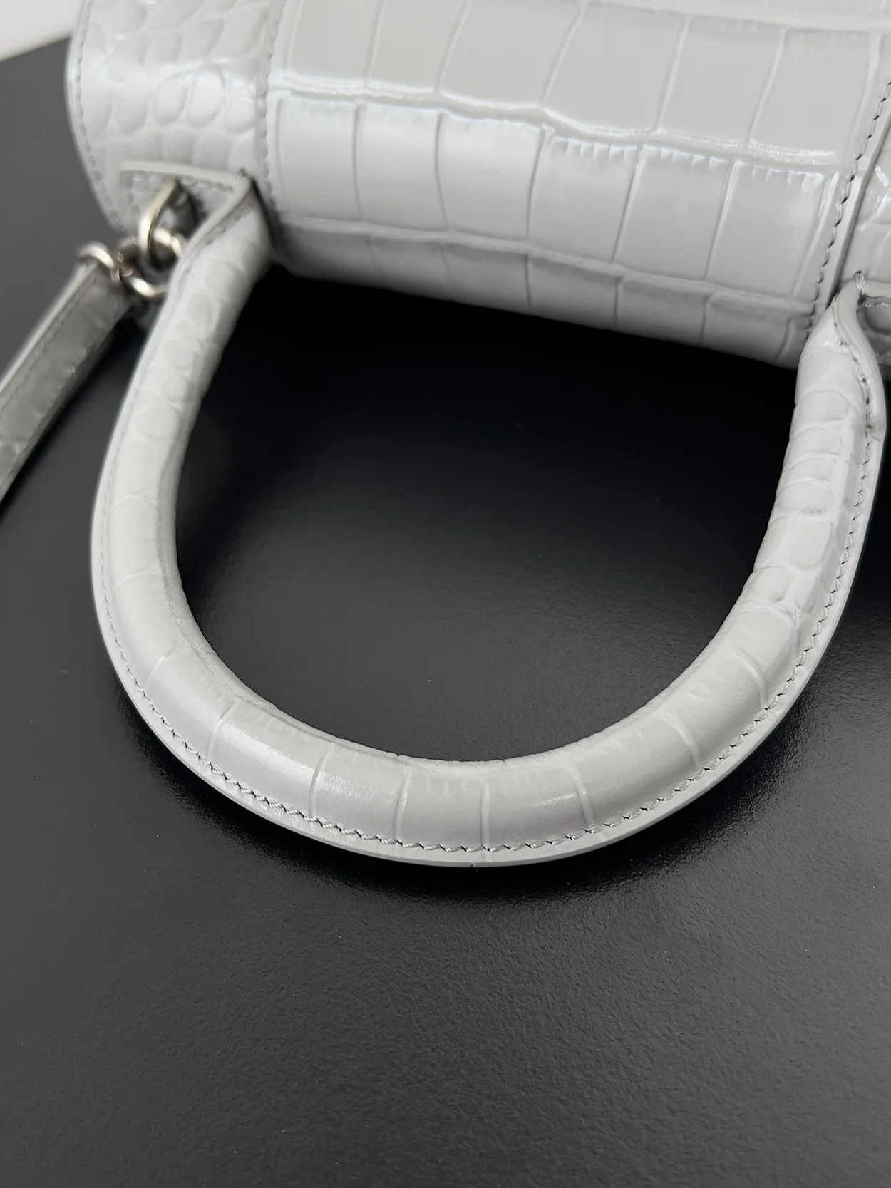 아워글래스 스몰 크로커다일 상세