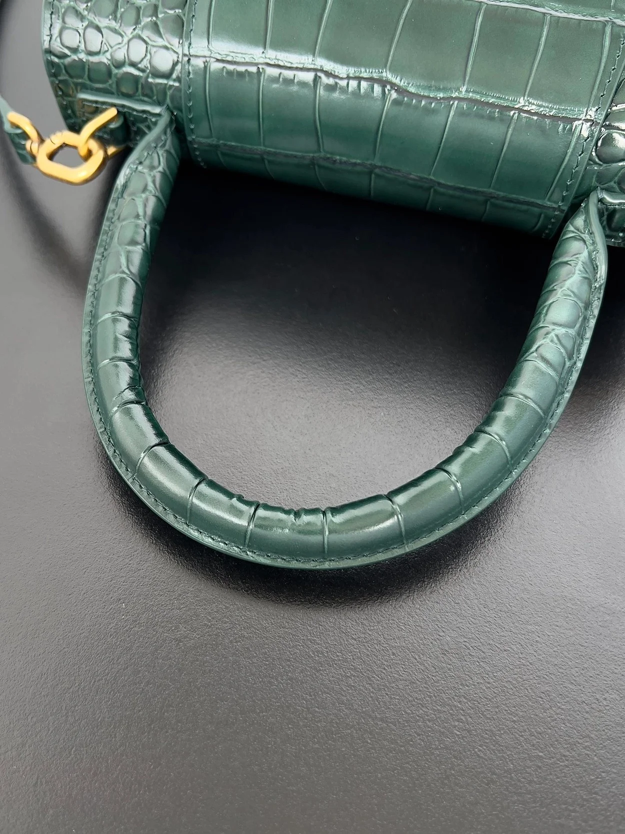 아워글래스 XS 크로커다일 다크그린 상세