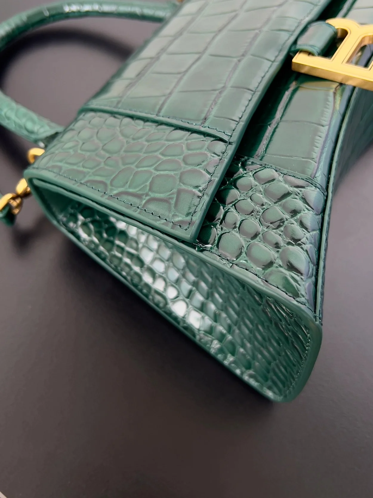 아워글래스 XS 크로커다일 다크그린 상세