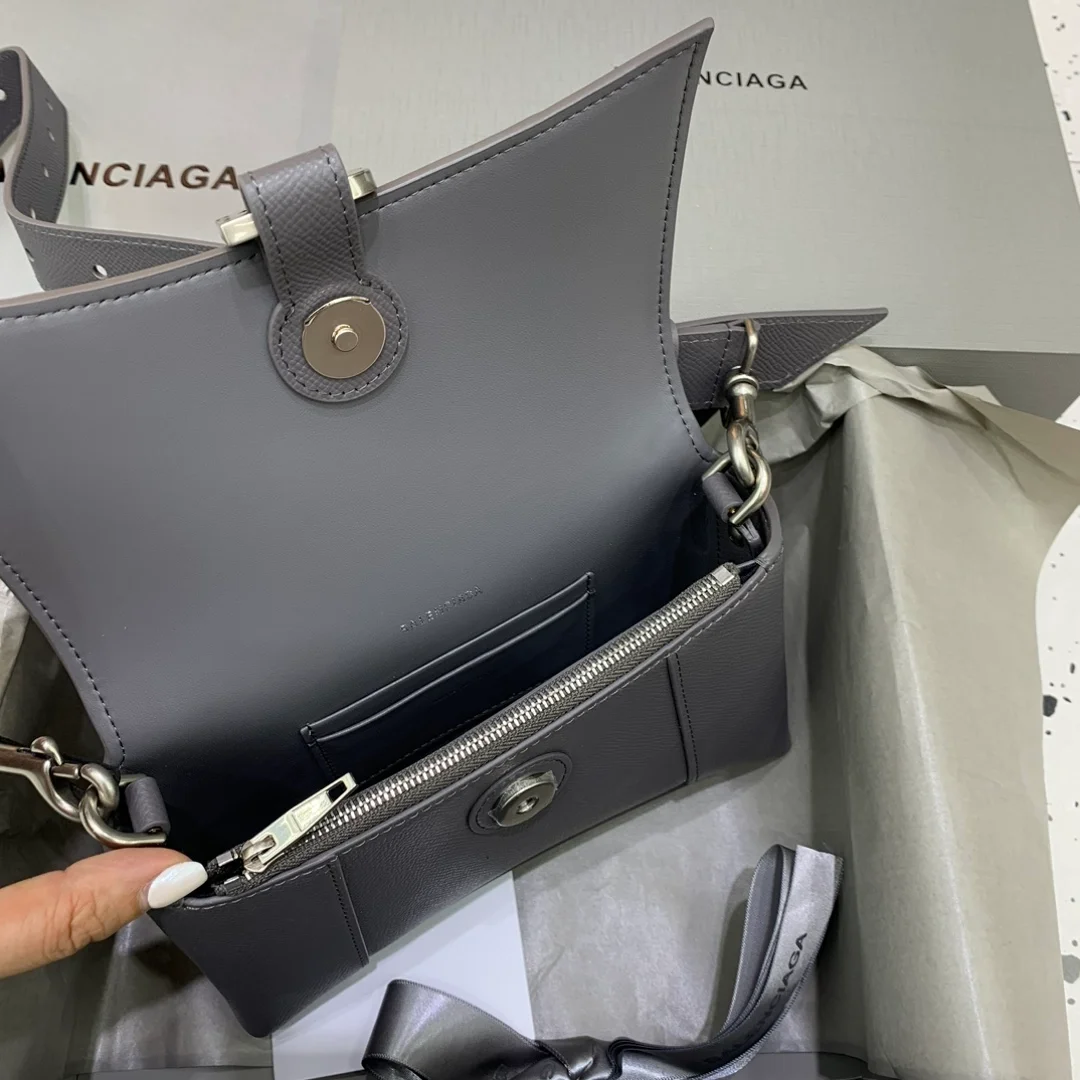 XXS 다운타운 크로스백 상세