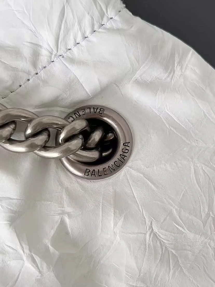 크러쉬 미디움 토트백 옵틱 화이트 상세