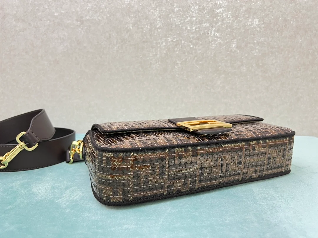 바게트 FF 자카드 시퀸 패브릭 백 상세