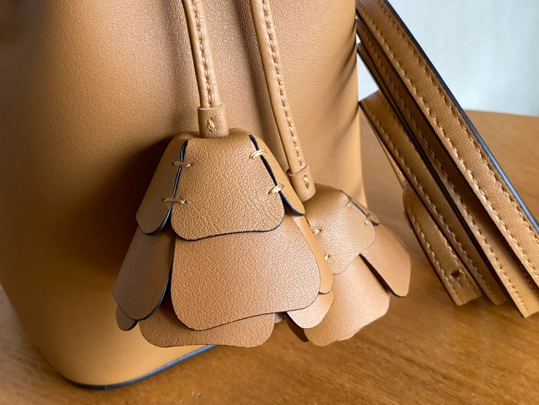 몬트레조 레더 미니백 브라운 상세