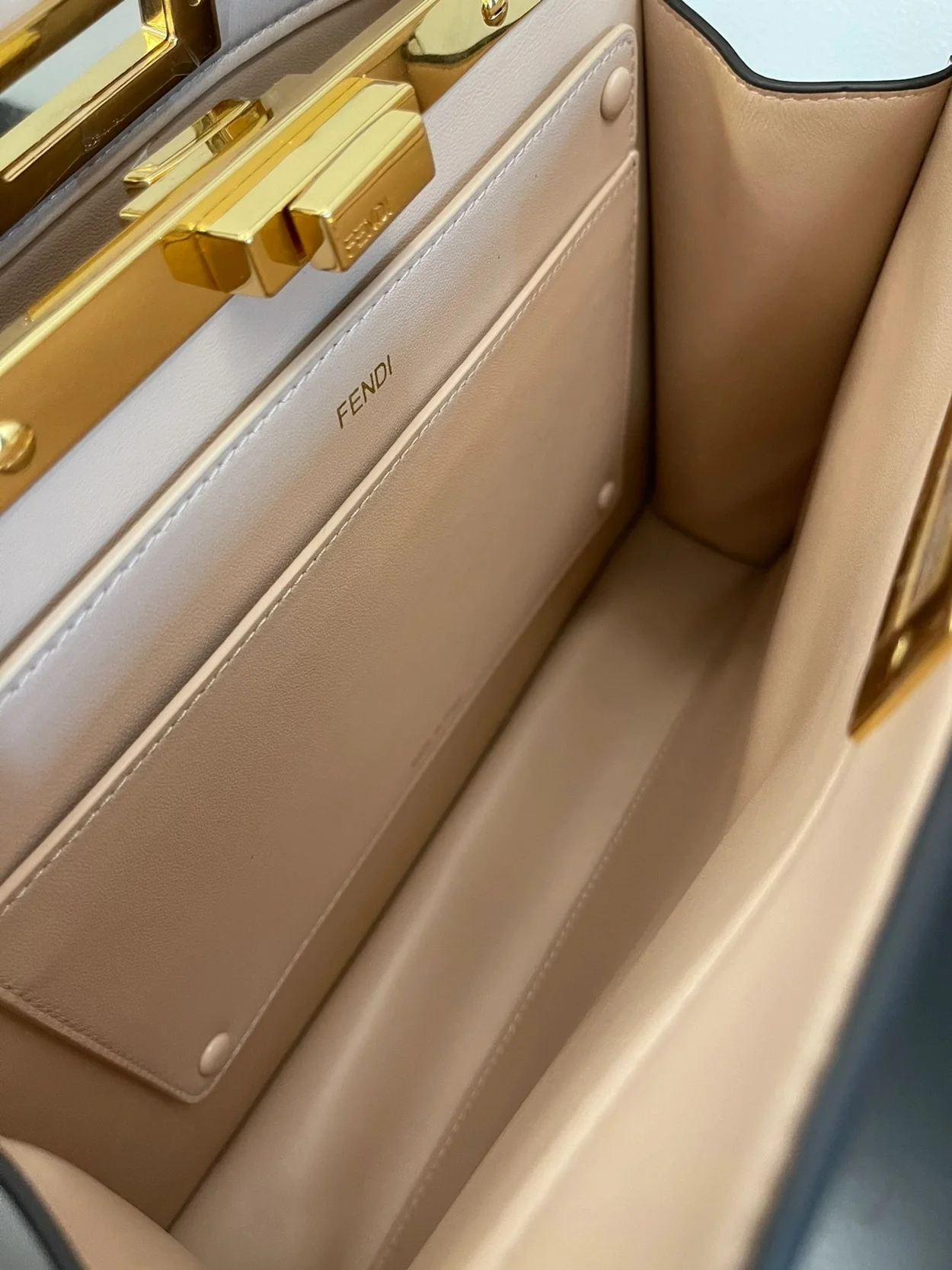 피카부 로즈 I SEE U 미디엄 백 화이트 상세