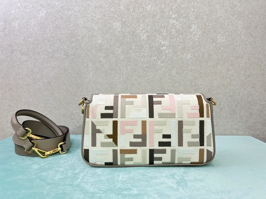 바게트 FF 멀티 컬러 캔버스백 상세