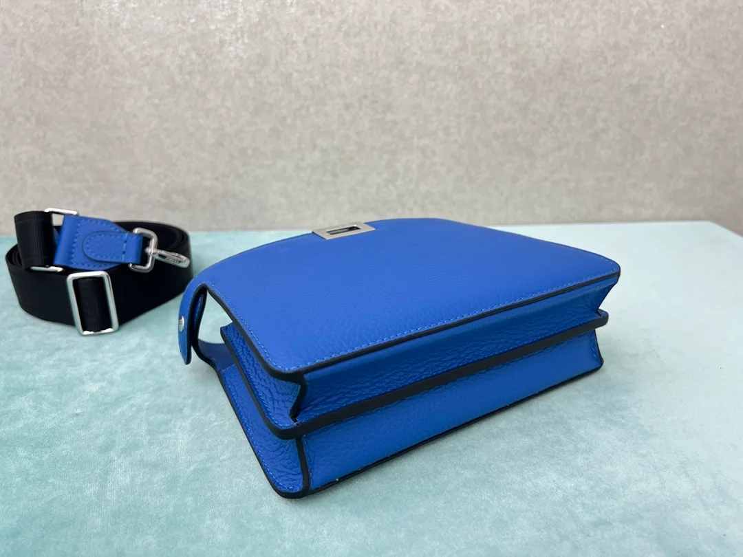 피카부 I SEE U 레더백 블루 상세