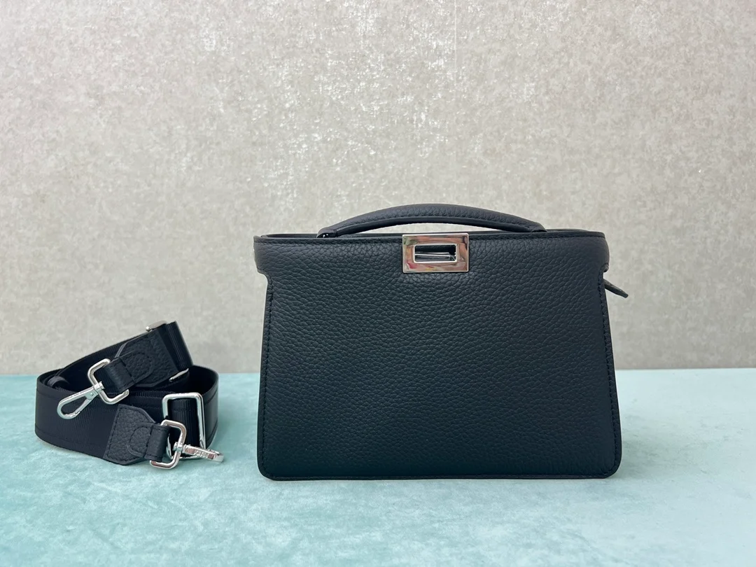 피카부 I SEE U 레더백 블랙 상세