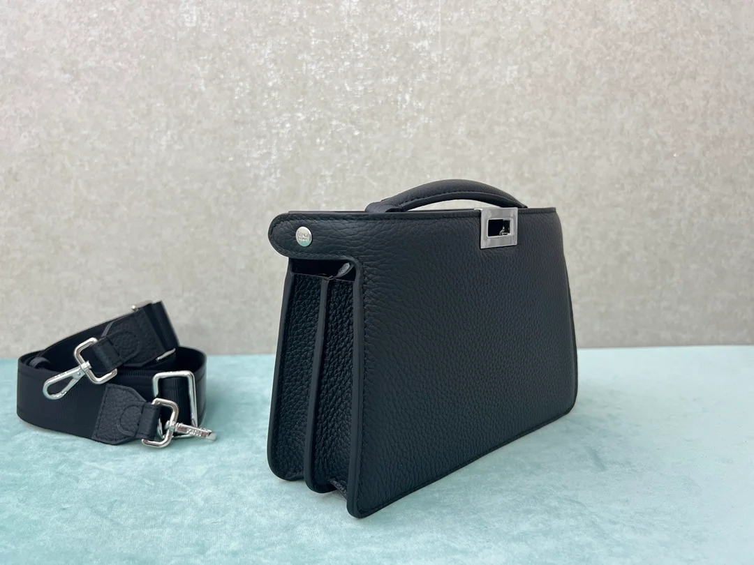 피카부 I SEE U 레더백 블랙 상세