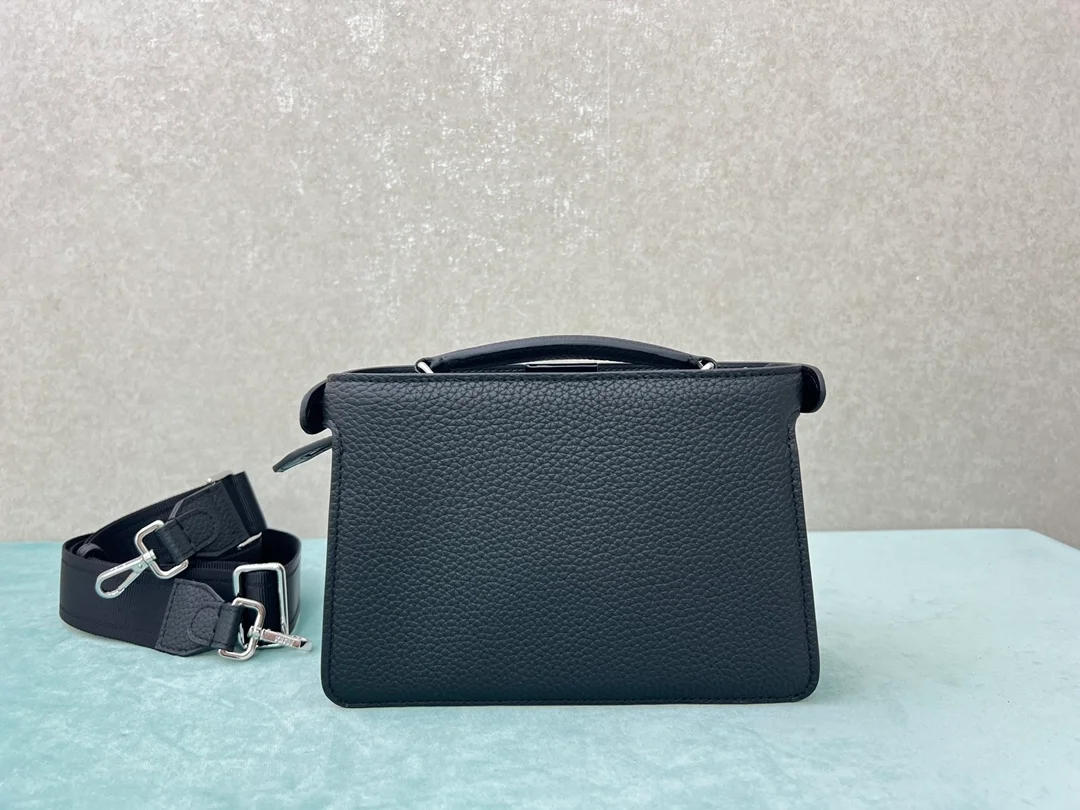 피카부 I SEE U 레더백 블랙 상세