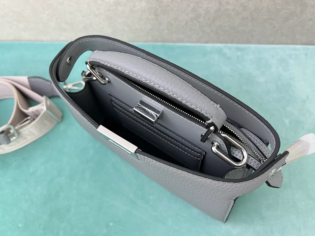 피카부 I SEE U 레더백 라이트 그레이 상세