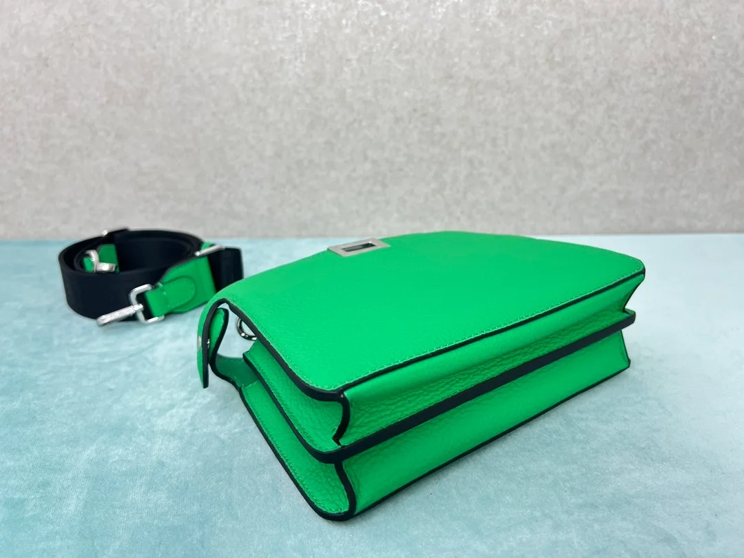 피카부 I SEE U 레더백 그린 상세