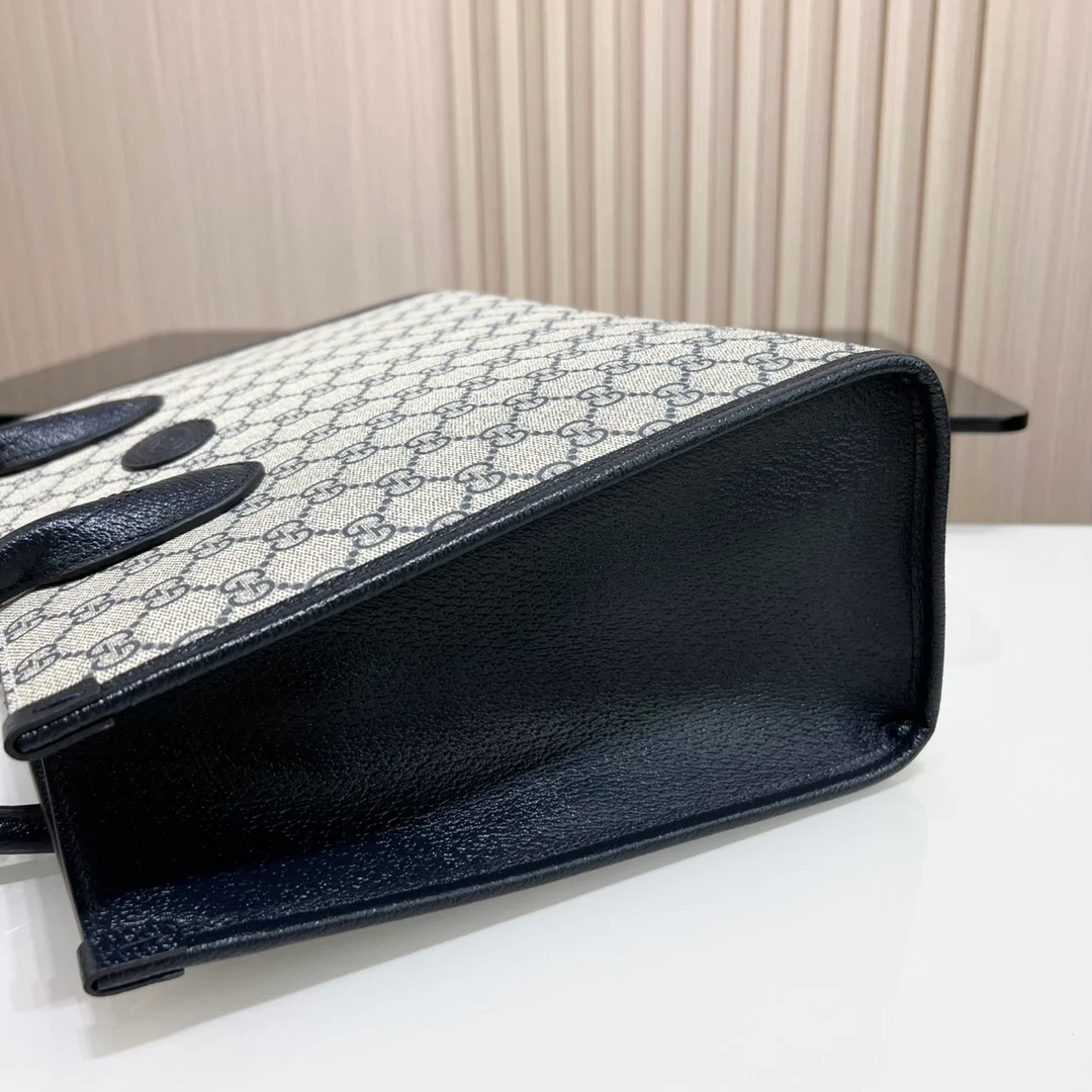 GG 슈프림 인터로킹 G 미디엄 토트백 상세