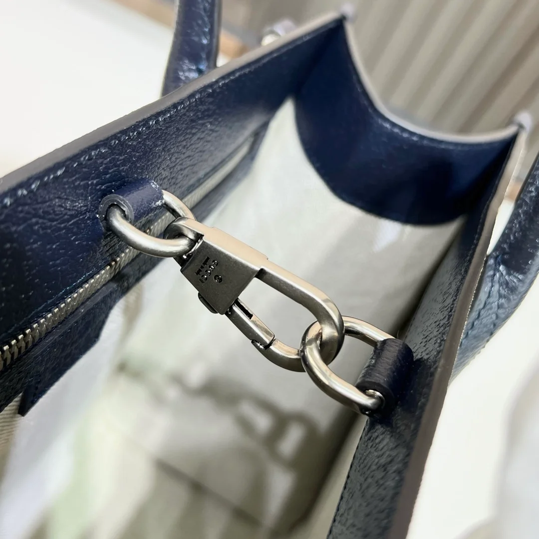 GG 슈프림 인터로킹 G 미디엄 토트백 상세